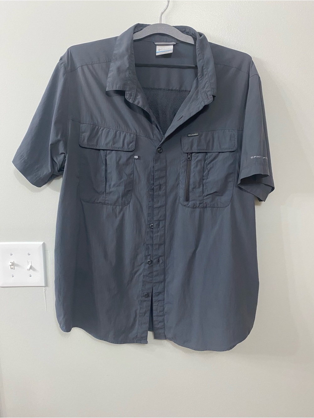 Columbia Men’s Short-Sleeve Button-Down Shirt - Charcoal Gray